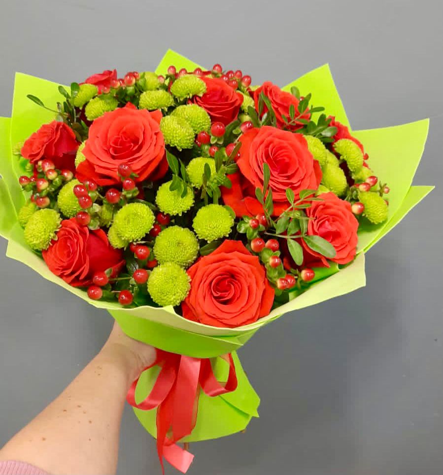 Букет цветов из: Хризантемы и Розы в Старой Торопе