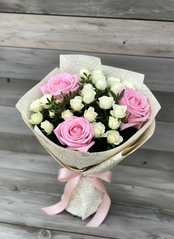 Букет цветов из: Розы в Старой Торопе