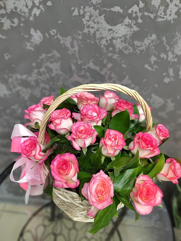 Цветочная композиция из Розы в корзине в Старой Торопе