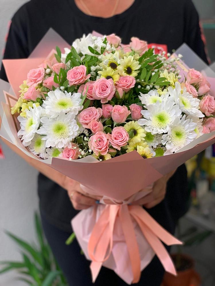 Букет цветов из: Розы и Хризантемы в Старой Торопе