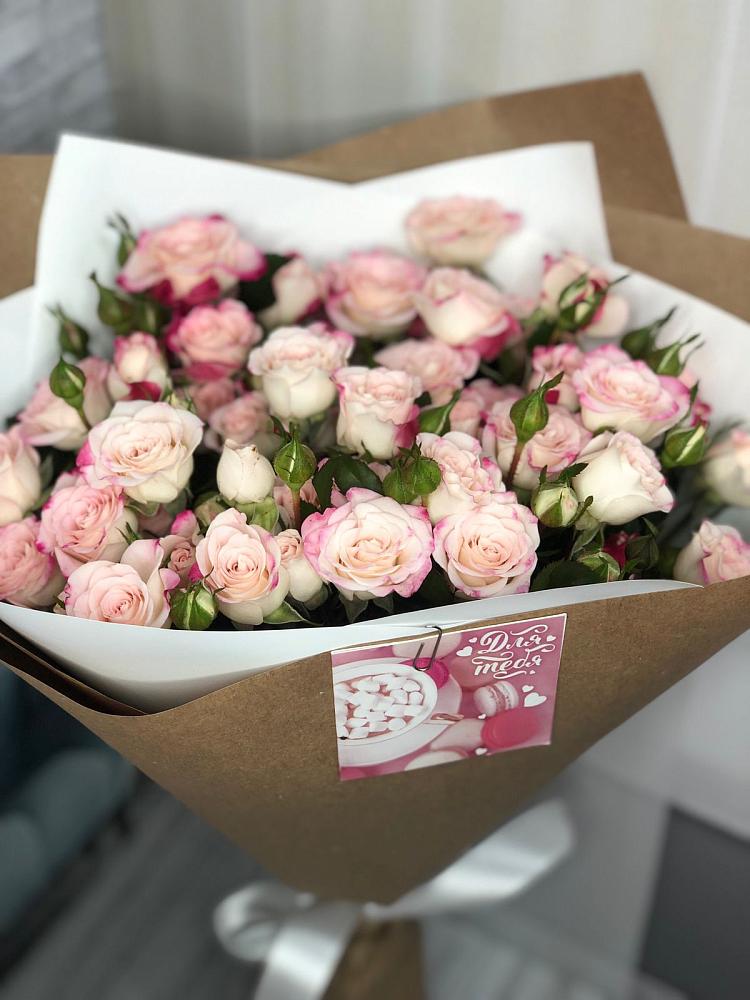 Букет цветов из: Розы в Старой Торопе