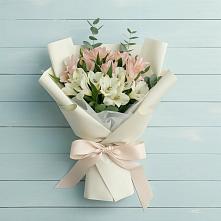Букет цветов из:  Альстромерии в Старой Торопе