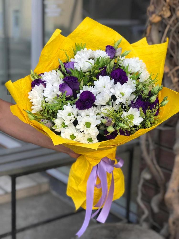 Букет цветов из: Ирисы, Хризантемы и Ромашки в Старой Торопе