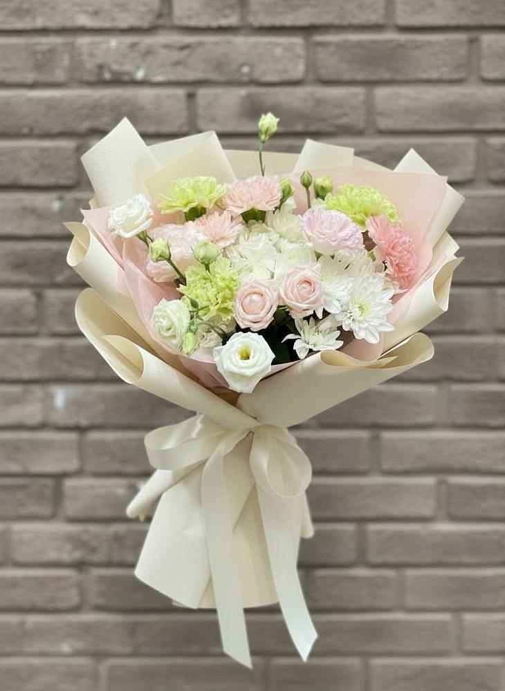 Букет цветов из: Гвоздики, Розы, Лизиантусы и Хризантемы в Старой Торопе