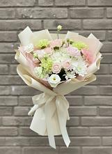 Букет цветов из:  Гвоздики, Розы, Лизиантусы и Хризантемы #REPLACE_PRED# Старой Торопе