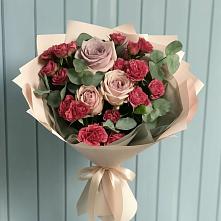Букет цветов из:  Гвоздики и Розы в Старой Торопе