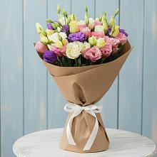 Букет цветов из:  Лизиантусы в Старой Торопе