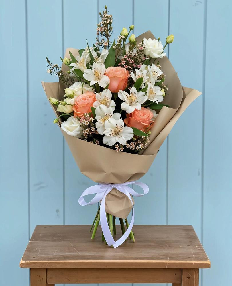 Букет цветов из: Альстромерии, Лизиантусы, Розы и Хризантемы в Старой Торопе